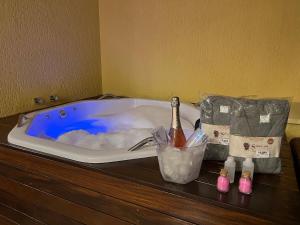 Relaxe na Jacuzzi c sais de banho á 300m da Praia