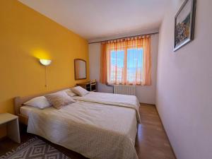 Apartments with parking space Silo, Krk - 18724