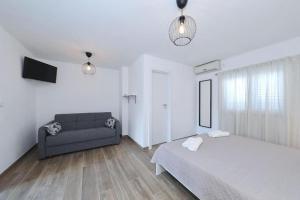 Apartments with parking space Nin, Zadar - 24385