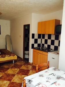 Apartments with WiFi Crikvenica - 24475