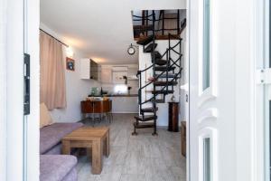 Apartments with parking space Zedno, Ciovo - 24516