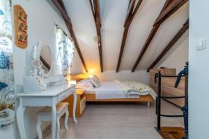 Apartments with parking space Zedno, Ciovo - 24516