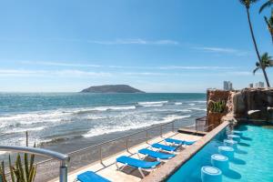 Beautiful View on the 23rd Floor Beach Front