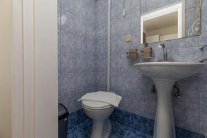 Apartments by the sea Tucepi, Makarska - 22656