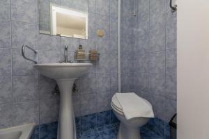 Apartments by the sea Tucepi, Makarska - 22656