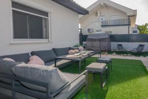 Apartments with parking space Vir - 21751