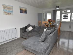 2 Bed in Freshwater East 91445