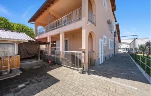 Stunning Apartment In Dubravice