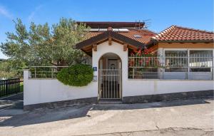 Beautiful Apartment In Dubravice 