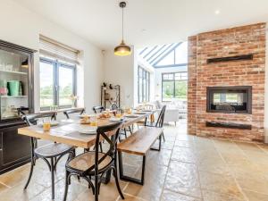5 Bed in Shrewsbury 80686