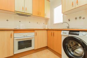 025 Sunny Oasis Apartment - Alicante Holiday