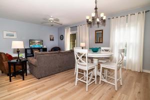 4108-1P Relax in this 1 BR Peaceful Haven