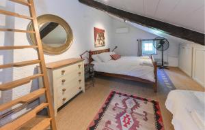 Maisons de vacances Awesome Home In Lohitzun-Oyhercq : photos des chambres