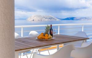 2 Bedroom Amazing Apartment In Lukovo