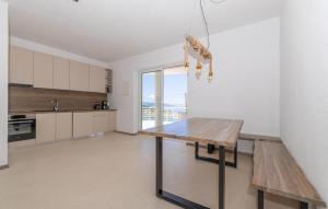 2 Bedroom Amazing Apartment In Lukovo