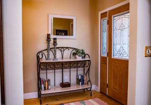 4-bdrm Pool House Paradise 1 block to beach with salt water pool and hot tub