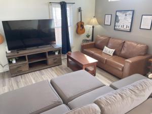 DT 323 Kessler Cottage