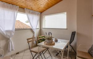 Cozy Home In Selce With Wifi