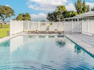 Hamptons White House