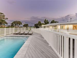 Hamptons White House