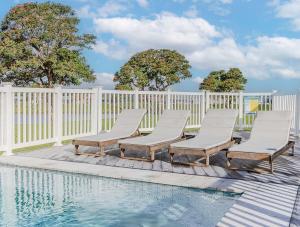 Hamptons White House