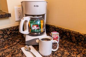 5305-1 Summer Fun in this 1BR at Laterra-pool view