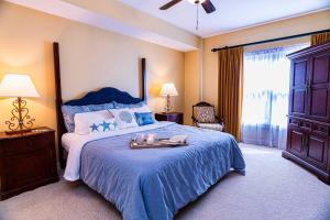 Peaceful 2 BR 2 BA ground floor w BBQ and fenced courtyard 6107-2