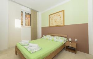 2 Bedroom Lovely Apartment In Lukovo