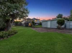 House of Joy 4 Bedroom Central Home with Pool