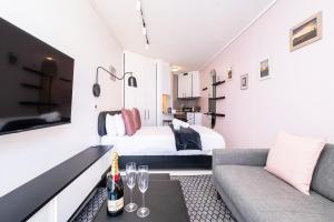 Seapoint Studio Apartment with View Of Lions Head.