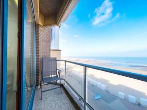 Apartment in Nieuwpoort with Sea Views