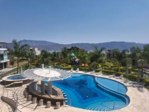 Hermosa Casa en Orilla del lago -Zona de villedos-