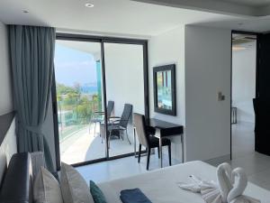 Private apartment at Twin Sands by Lofty