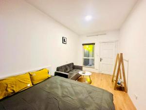 Home in Old Quarter - Night market