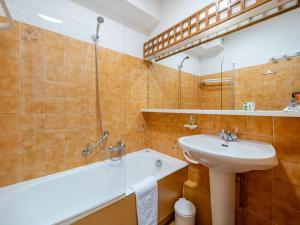 Appartement 6 personnes avec Wi-Fi, proche de la mer - FR-1-827-42