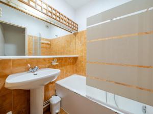 Appartement 2 pièces, 8 pers, Wi-Fi, vue mer depuis terrasse - FR-1-827-7