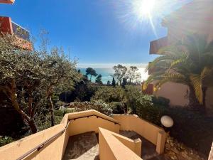 Appartement 6 personnes avec Wi-Fi, vue mer magnifique - FR-1-827-48