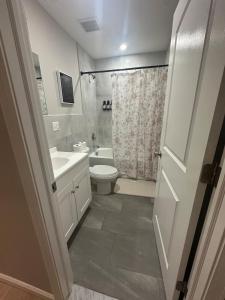 Cozy Rooftop Home, Near Downtown Newark, EWR & NYC