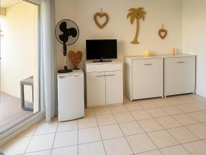 Studio à Saint-Cyprien – Accès plage, piscine, terrasse - FR-1-732-71