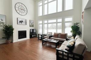 Entire Home in Lake of Bays -Huntsville Muskoka Algonquin