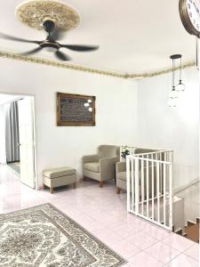 Serene Homestay Family near KL City Center with Spacious & Comfort Stay Shoplot