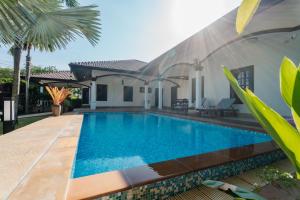 Kesorn Charming Authentic Thai Pool Villa Phuket