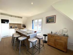 Bel appartement rénové avec vue mer à Trégastel, proche plage - FR-1-368-462