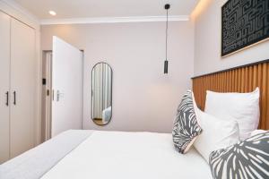 The Oasis, Unit N110 @ Glen Park