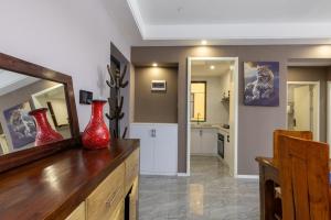 Smart Central 1 Bed by YourHost Kilimani Nairobi