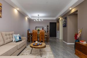 Smart Central 1 Bed by YourHost Kilimani Nairobi