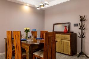 Smart Central 1 Bed by YourHost Kilimani Nairobi