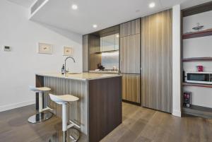 The Pinnacle Carlton 69th Floor City Views