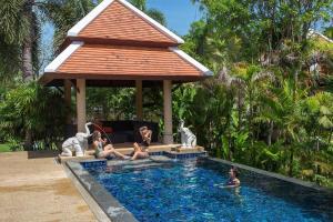 VILLA TOBA Pool Baan Bua Estate Naiharn beach