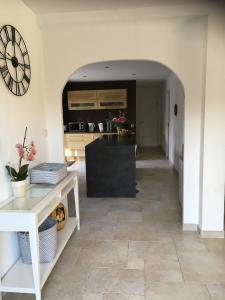 Villa 12 p entre Nice et Cannes piscine clim
